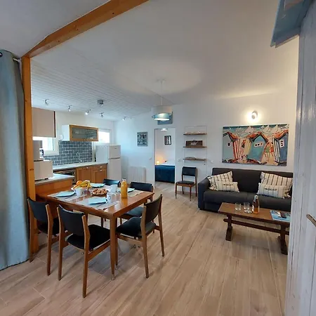 Holiday home Charme De La Petite Bosse By Interhome L'Epine (Vendee)